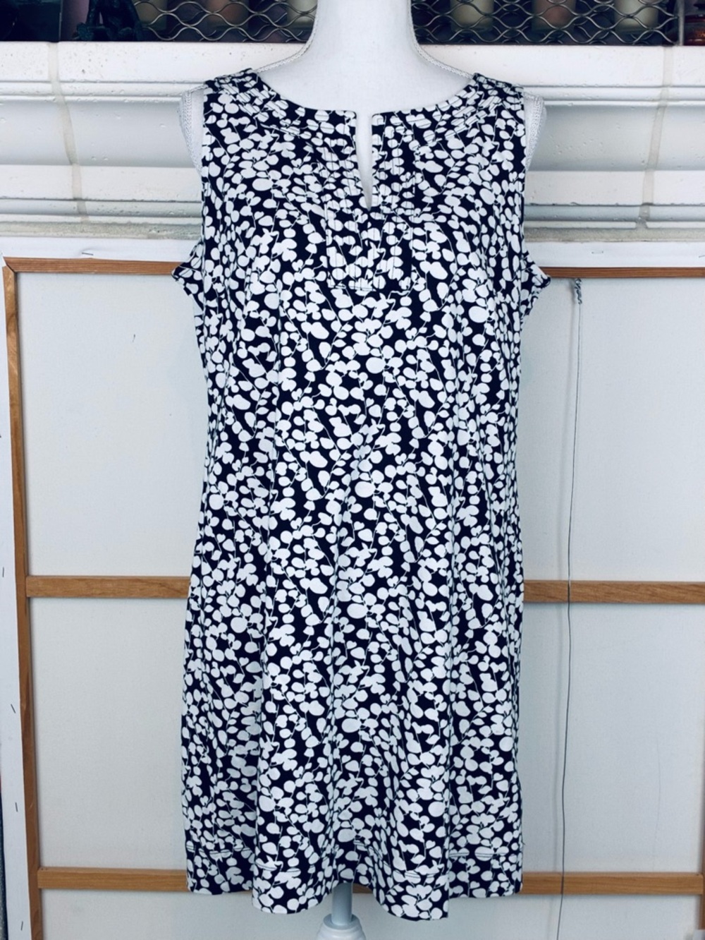 New York & Co. Mod vibe Cotton Knit V Neck Shift Dress NWOT
